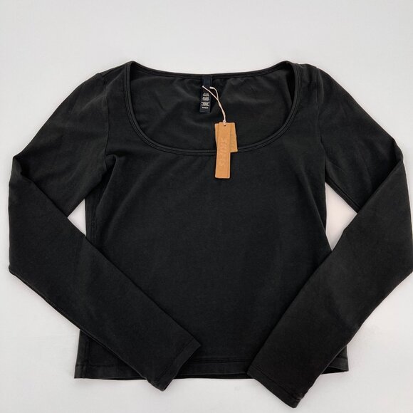 Skims Long Sleeve Scoop Neck Tee Size M Black Washed Onyx Cotton Stretch - Picture 4 of 8